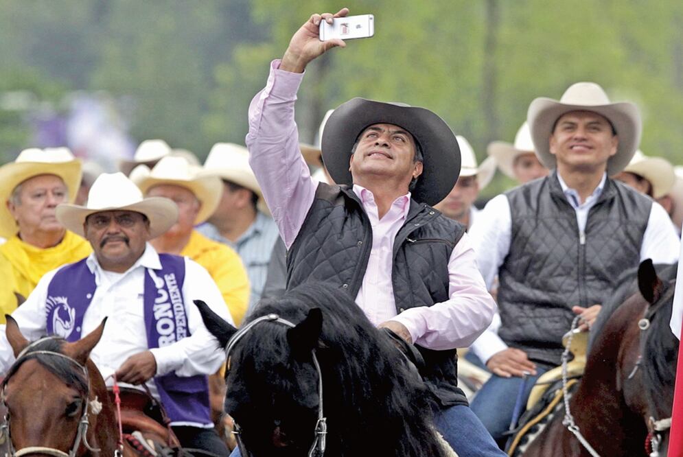 Hay información sobre el gusto de los políticos por los caballos en las declaraciones 3de3 de los gobernadores. Hasta el momento sólo 25 la han presentado y de éstos sólo dos llaman la atención: La gobernadora de Sonora, Claudia Pavlovich, y el gobernador de Nuevo León, Jaime Rodríguez.