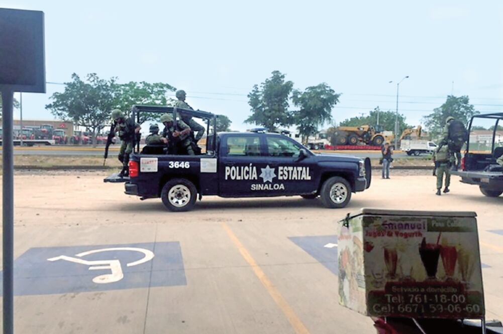 En un vehículo blindado de la Policía Federal Preventiva y escoltado por patrullas, Heriberto “N”, alias El Koala, fue trasladado a prisión y solicitó protección por temor a que le hicieran daño (FOTOS: CORTESÍA)
