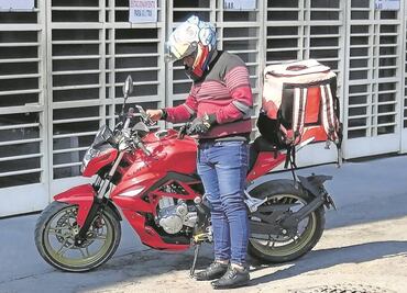 CDMX quiere impuesto de 2% a apps de entrega de comida, ¿qué dicen los involucrados?