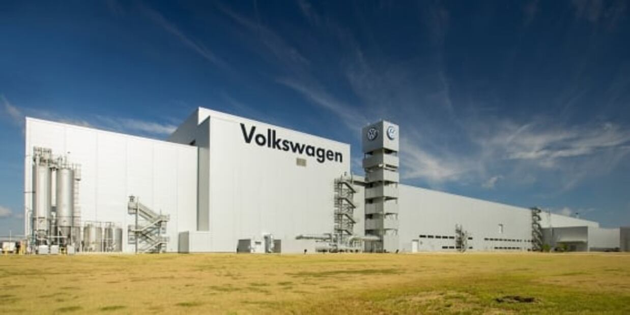 Volkswagen contrata 50 ovejas para "trabajar" en su planta de Chattanooga