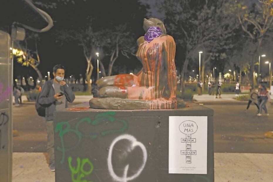 Indignación: los momentos de la marcha de mujeres del 8M