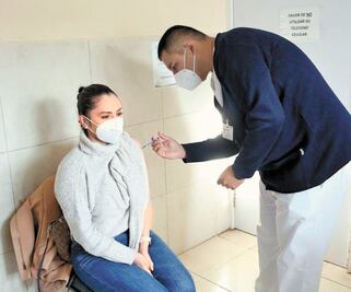 Piden aval para uso emergente de vacuna china