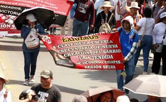 Continúan protestas de la CNTE en Tuxtla Gutiérrez, Chiapas; ocupan inmuebles públicos y amagan con realizar un huelga nacional
