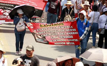 Continúan protestas de la CNTE en Tuxtla Gutiérrez, Chiapas; ocupan inmuebles públicos y amagan con realizar un huelga nacional