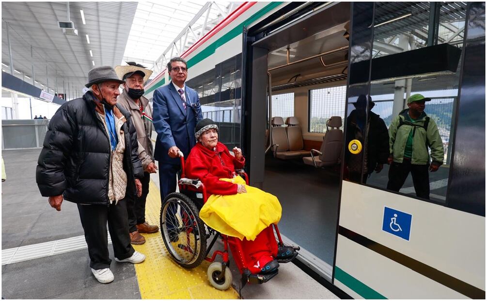 Banobras comentó que a partir de este miércoles dejará de brindar servicio hasta las 23:00 horas, como funcionaba habitualmente desde el 15 de septiembre del año pasado. Foto: Claudia González / EL UNIVERSAL