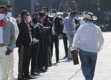 Mariachis, artistas callejeros y cirqueros reclaman apoyos económicos en Edomex