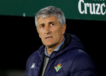 Lainez y Guardado se quedan sin técnico en el Betis