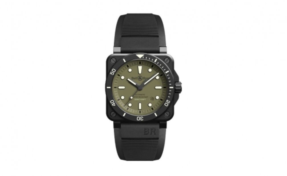 BR 03 Diver Military, paso de gigante