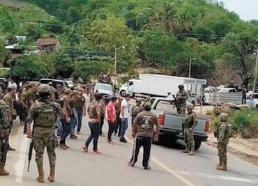 Miembros de GN siguen detenidos por segundo día
