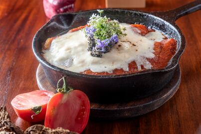 Receta de chile meco relleno de queso cotija