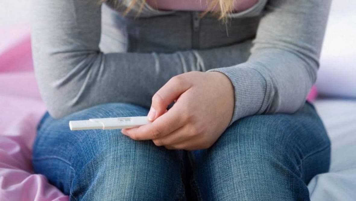 ¿Prevenir el embarazo adolescente o fomentar el ejercicio de una sexualidad informada y responsable?