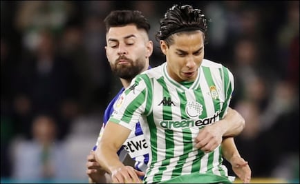 Setién salva a mexicano Diego Lainez de expulsión