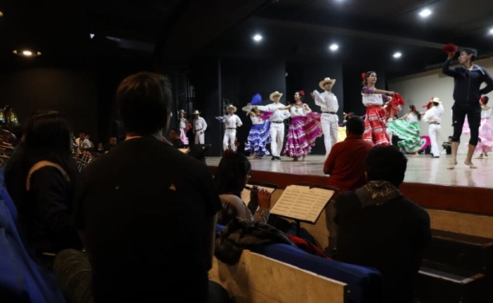 Celebran en Bellas Artes el folclor oaxaqueño al estilo de la Guelaguetza