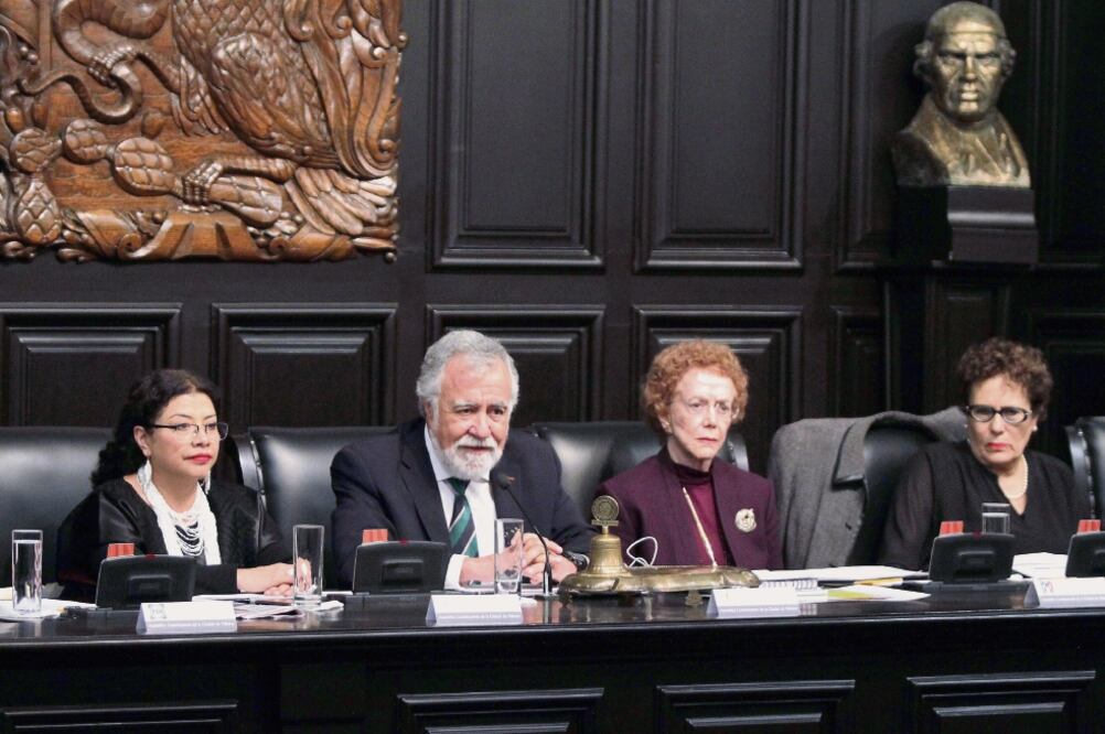 Clara Brugada, Alejandro Encinas, Irma Cué y Bertha Luján, en sesión de la Asamblea Constituyente (ARCHIVO EL UNIVERSAL)