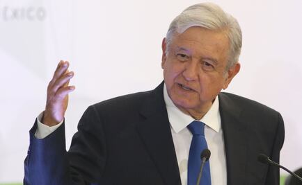 AMLO pide a Monreal respetar la ley y "no imponer mayorías groseras"
