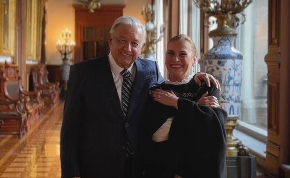 El Presidente fue el invitado sorpresa de su esposa Beatriz Gutiérrez Müller, quien no pudo asistir al Fandango por la lectura en la entidad. Foto: captura de pantalla