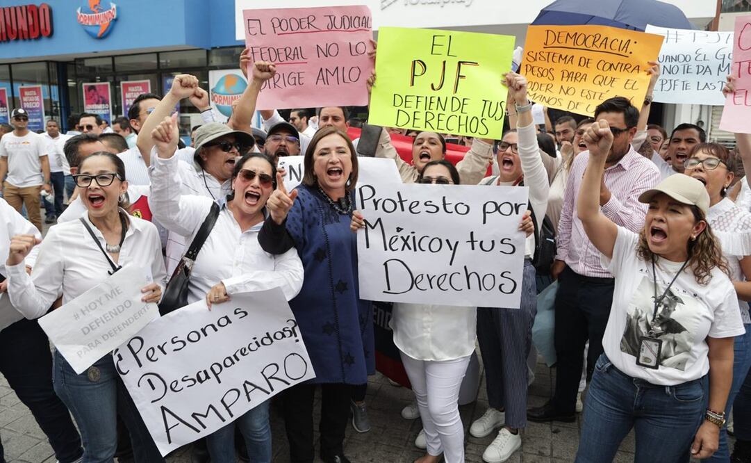 Aspirante a la presidencia Xóchitl Gálvez se une a protestas de trabajadores del Poder Judicial en el estado de Nayarit. Foto: Twitter @XochitlGalvez