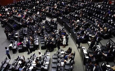 Con reclamos por incremento a pasaportes y museos, inicia debate de Ley Federal de Derechos