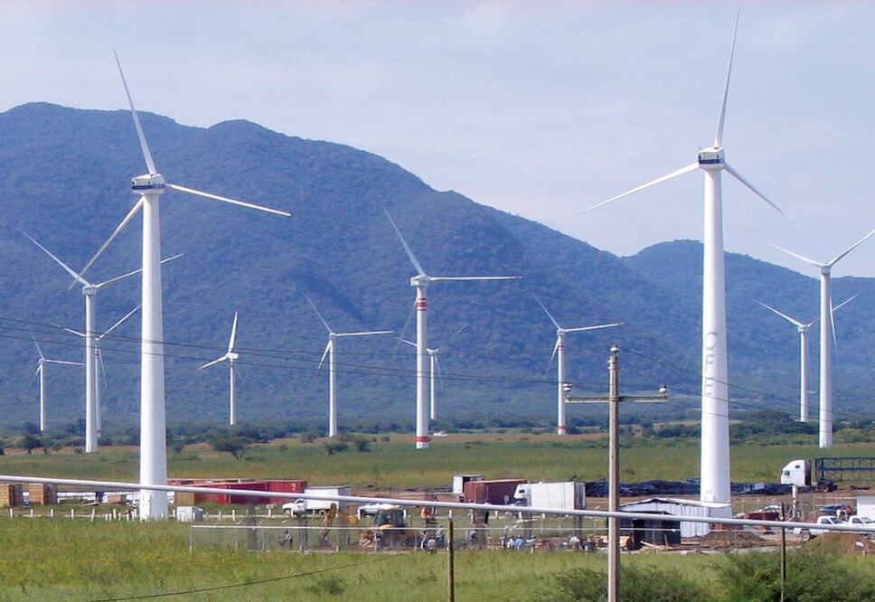 En el sur de Oaxaca operan 24 parques eólicos en los municipios de Juchitán, Asunción Ixtaltpec, Unión Hidalgo, El Espinal y Santo Domingo Ingenio. (ARCHIVO EL UNIVERSAL)