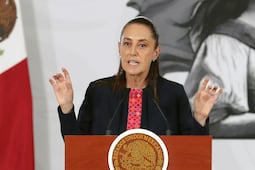 Sheinbaum promete atender demandas “factibles” de la CNTE mientras continúan protestas y marchas en CDMX