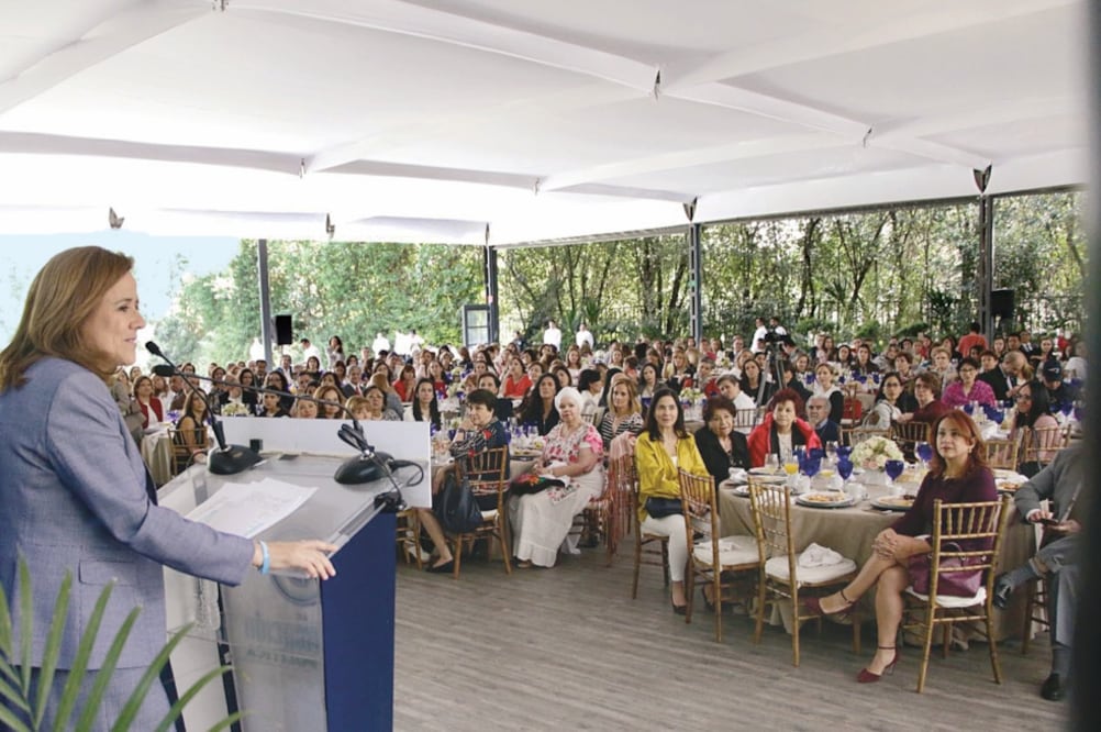 La candidata independiente Margarita Zavala organizó un desayuno con seguidores en el que recaudó fondos para su campaña (ESPECIAL)