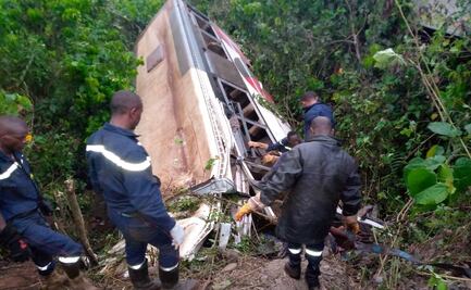 Choque de autobús en Camerún deja al menos 37 muertos y 18 heridos