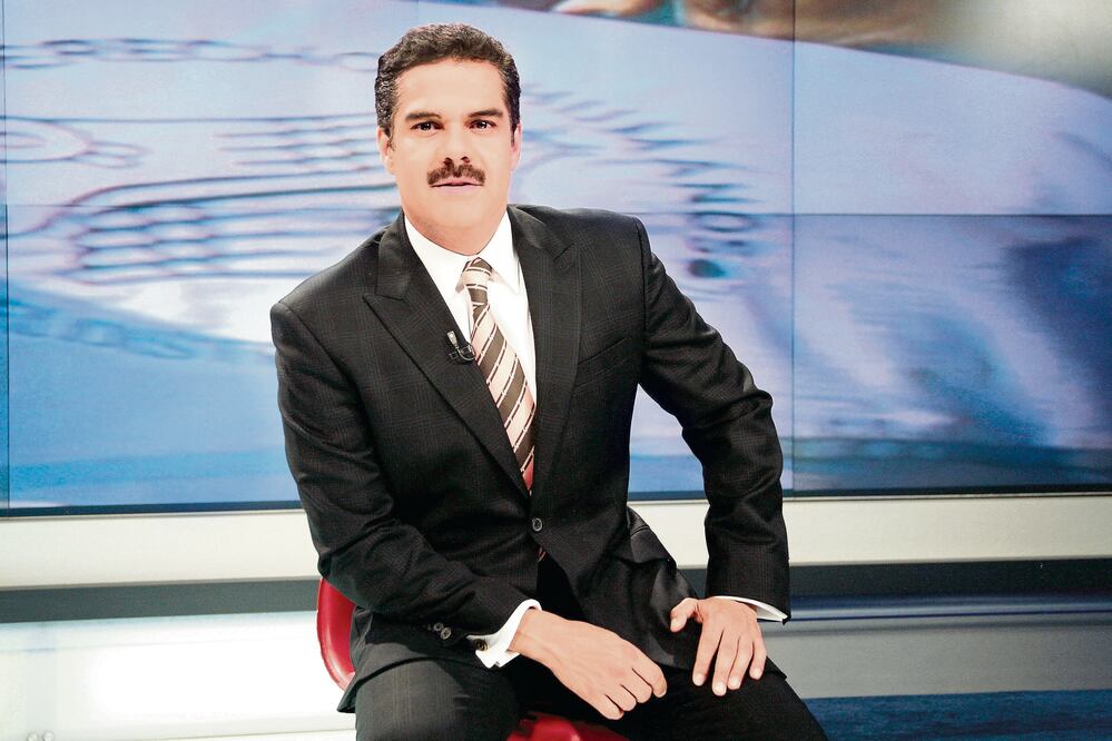 Javier Alatorre es conductor en Azteca Noticias. Foto: Archivo
