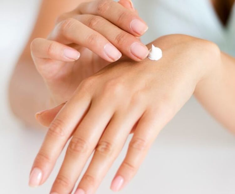 Esto pasa si agregas vinagre a tu crema facial