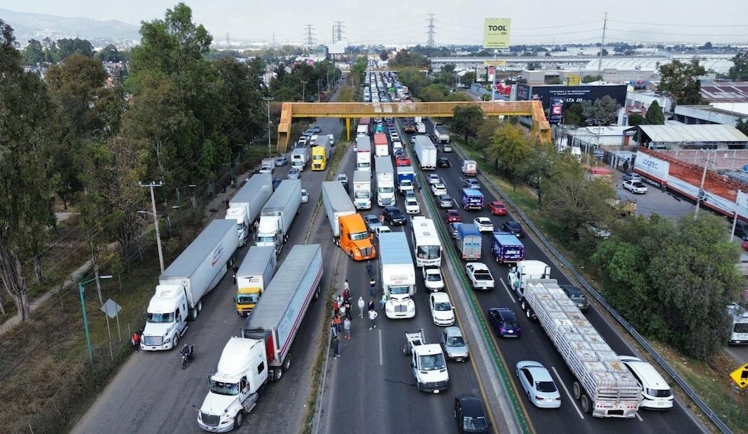 Ampliarán autopista México-Querétaro a 12 carriles; inversión superará 15 mil mdp para aliviar tráfico. Foto: Arturo Contreras