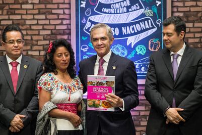 Elaboran recetario para comedores comunitarios