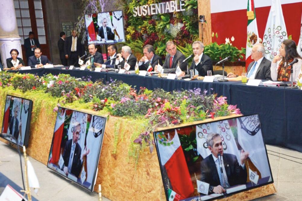 El jefe de Gobierno, Miguel Ángel Mancera Espinosa, presentó la agenda de trabajo de la Comisión Ejecutiva de Medio Ambiente en la reunión de la Conago (ESPECIAL)