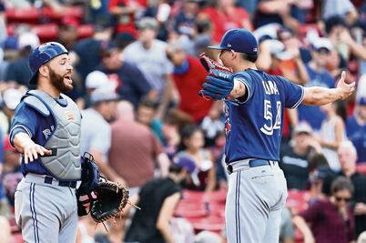 Osuna llega a 80 salvamentos