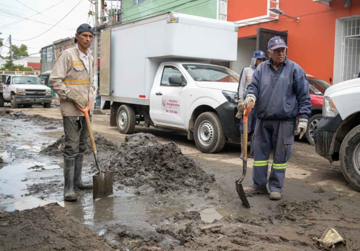 Habilitan albergues temporales en Azcapotzalco por las fuertes lluvias de hoy

Además de instalar un puesto de mando en el Mercado 23 de Abril para coordinar atención en la zona y brindar apoyo a vecinos