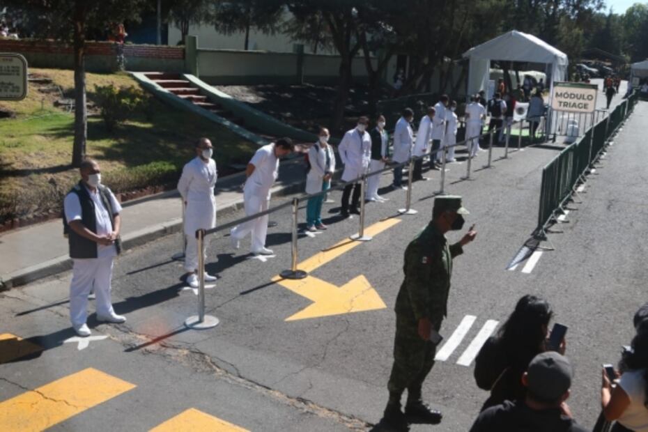 Reinicia jornada de vacunación contra el Covid-19 en sede militar de la CDMX