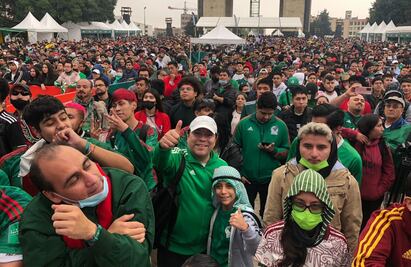 México VS Polonia: Más de 3 mil aficionados se congregan en el Monumento a la Revolución para ver partido 