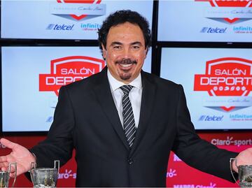 Hugo Sánchez levanta la mano para encabezar la Federación Mexicana de Futbol