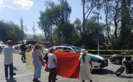 Bloquean entrada de la carretera libre México-Cuernavaca y atoran regreso de vacacionistas