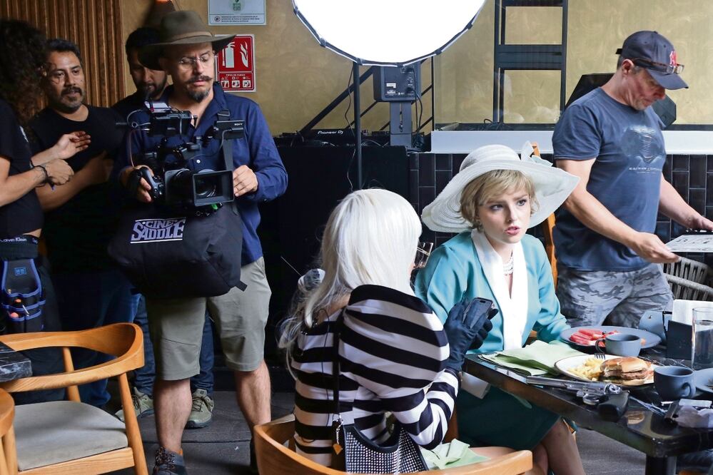 En una escena, las actrices se disfrazan de famosas, como Lady Di y Lady Gaga. Foto: Carlos Mejía / EL UNIVERSAL