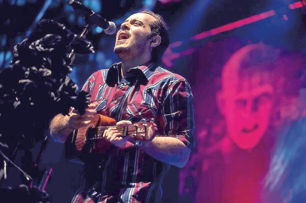 El intérprete hizo una velada muy a su estilo para presentar los temas de su disco Noche. (ORTESÍA)