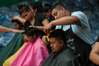 Guatemala: Consuelan a sobrevivientes con cabello quemado por erupción del volcán