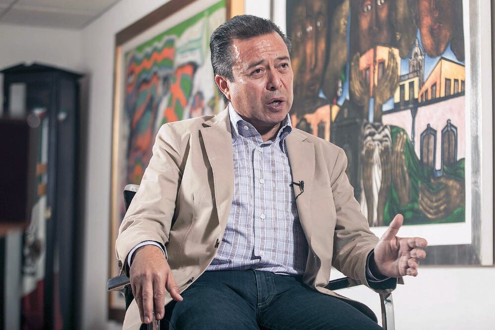 PRI se enreda con leyes antibronco