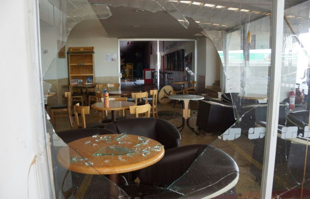 Un grupo de individuos lanzaron piedras y saquearon varias tiendas de Juchitán, Oaxaca. 