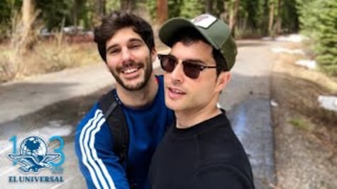 Pareja gay busca su primer bebé; explican maternidad subrogada en YouTube