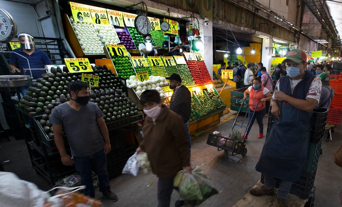 El aumento general de precios en febrero resultó menor al consenso de los analistas de 4.44% a tasa anual. Foto: AP