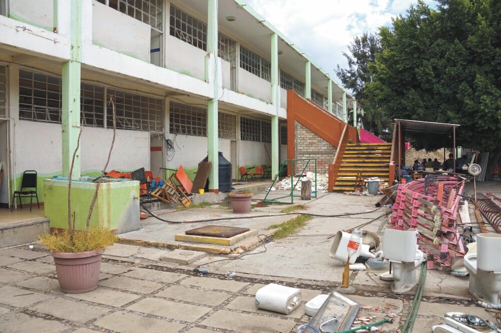 “Código DH” acusa que cientos de escuelas quedaron sin reconstruir y se desconoce el paradero de los recursos destinados para ello. Foto/ESPECIAL