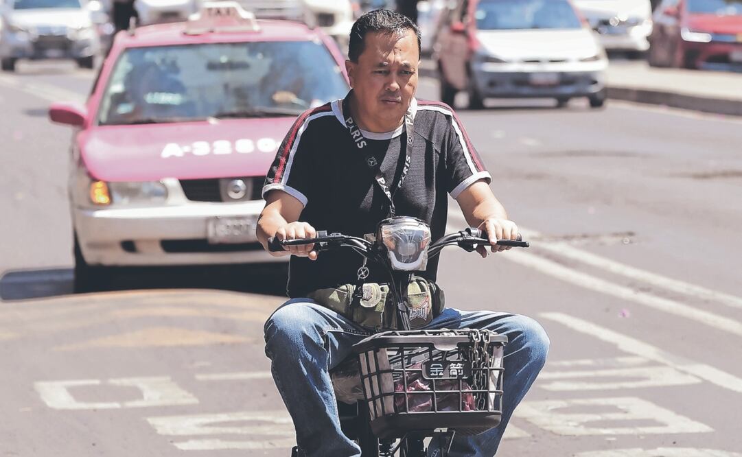 Entre las disposiciones que se analizan para los monopatines está el que circulen por las ciclovías. Foto: de YARETZY M. OSNAYA. EL UNIVERSAL