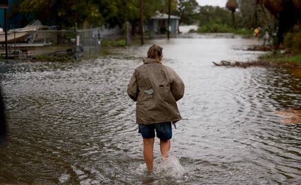 Cuatro muertos, apagones y retrasos de vuelos deja en EU el huracán Debby