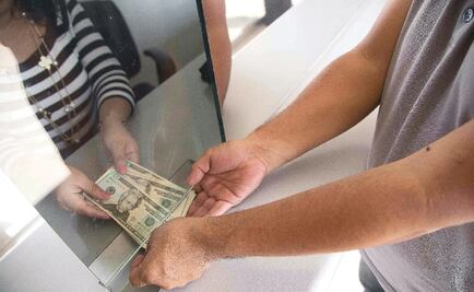 Venden dólar hasta en $18.08 en bancos de la CDMX