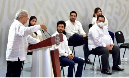 Necesario modificar libros de texto para una educación humanista: AMLO