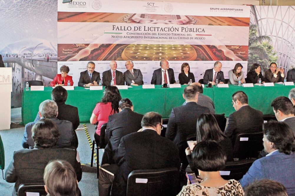 El director general del GACM, Federico Patiño, destacó que la terminal del NAICM contará con 743 mil metros cuadrados de construcción, por lo que será la tercera más grande del mundo, sólo detrás de Dubái T3 y Beijing T3 (MARIO GUZMÁN. EFE)